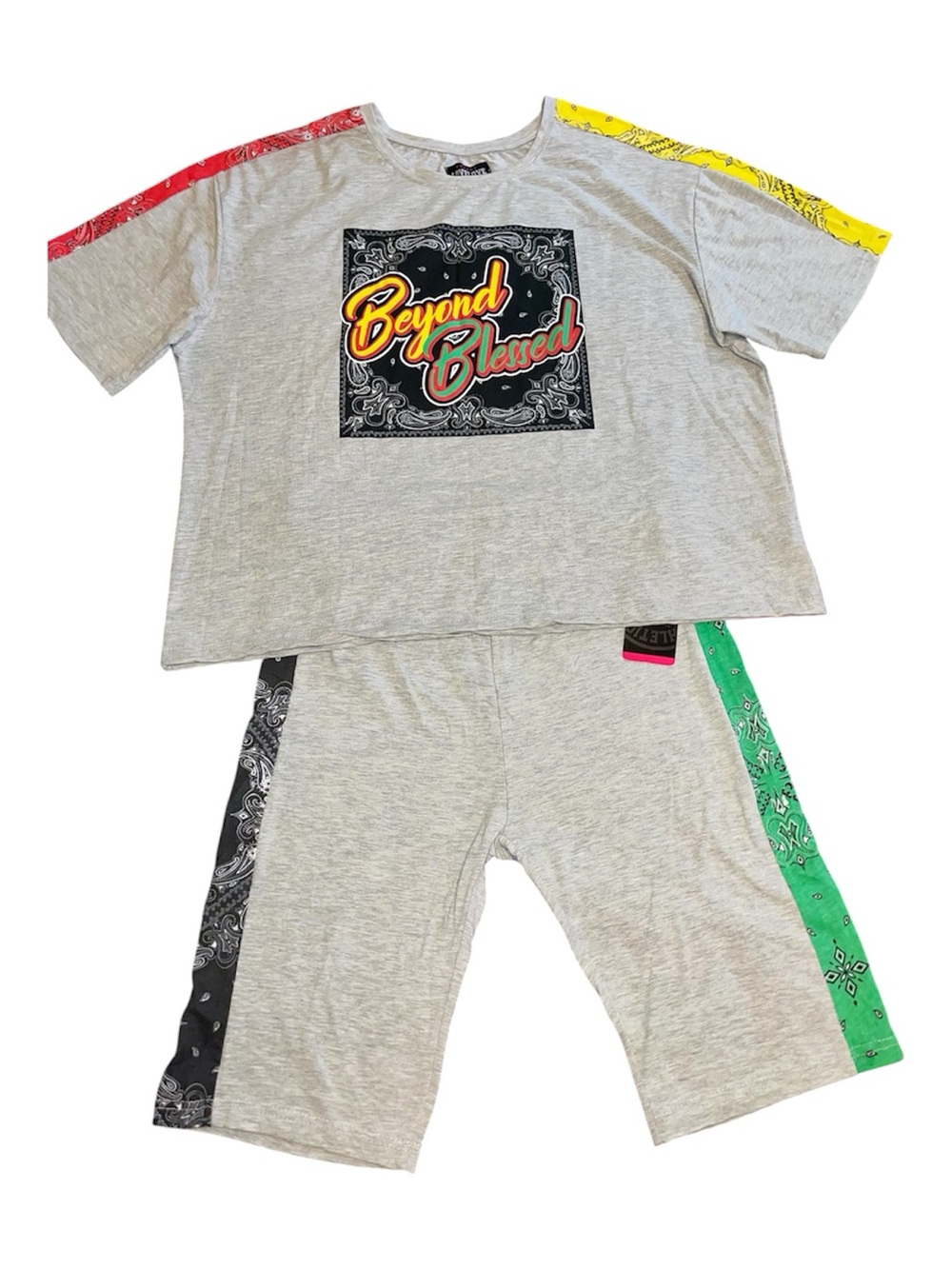 NEW Plus Size Women's Gray Graphic Tee with Colorful Bandana Accents Size 3X